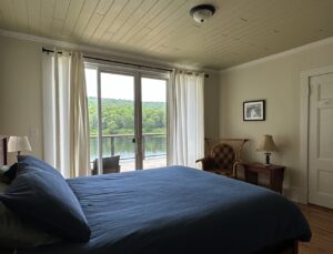 Room 4 - Lake View